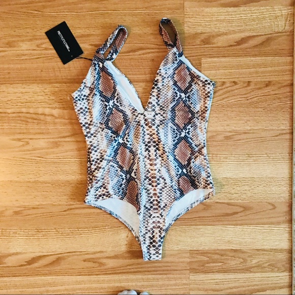 Asos pretty little thing snake bodysuit - Picture 4 of 6
